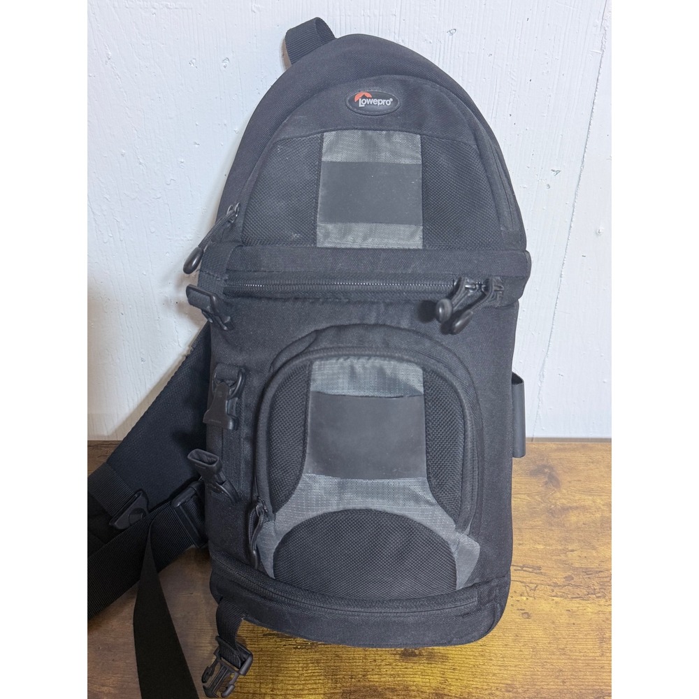 Lowepro Slingshot 100 AW Camera Bag Unisex Black Nylon Sling Backpack Classic